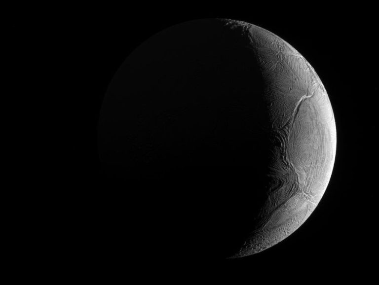 Photo d'Encelade, satellite de Saturne