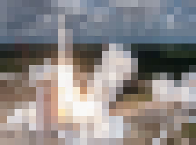 Image pixelisée du décollage de la fusée Ariane 5.